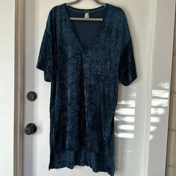 Free People We the Free Crushed Velvet Luxe Tunic Top Jewel Blue Small - Picture 3 of 8